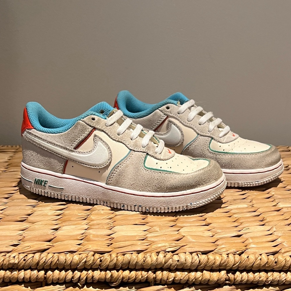 Nike Air Force 1 Low LV8
Holiday Cookies (GS)